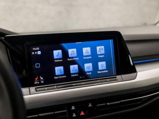 Volkswagen Golf 1.0 TSI Sport Automaat (APPLE CARPLAY, GROOT NAVI, CAMERA, STUUR/STOELVERWARMING, MEMORY SEATS, A... ActivLease financial lease