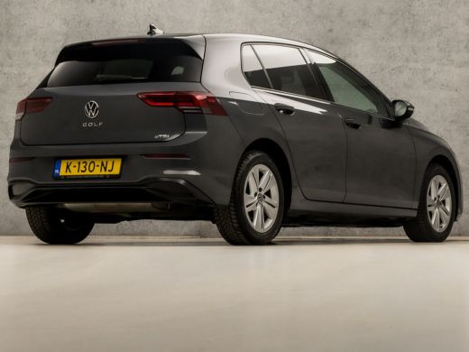 Volkswagen Golf 1.0 TSI Sport Automaat (APPLE CARPLAY, GROOT NAVI, CAMERA, STUUR/STOELVERWARMING, MEMORY SEATS, A... ActivLease financial lease