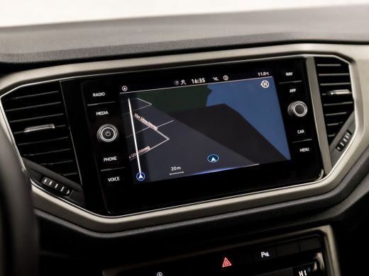 Volkswagen T-Roc 1.0 TSI Sport (APPLE CARPLAY, GROOT NAVI, CLIMATE, PARKEERSENSOREN, SPORTSTOELEN, ADAPTIVE CRUISE... ActivLease financial lease