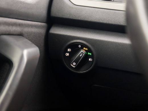 Volkswagen T-Roc 1.0 TSI Sport (APPLE CARPLAY, GROOT NAVI, CLIMATE, PARKEERSENSOREN, SPORTSTOELEN, ADAPTIVE CRUISE... ActivLease financial lease