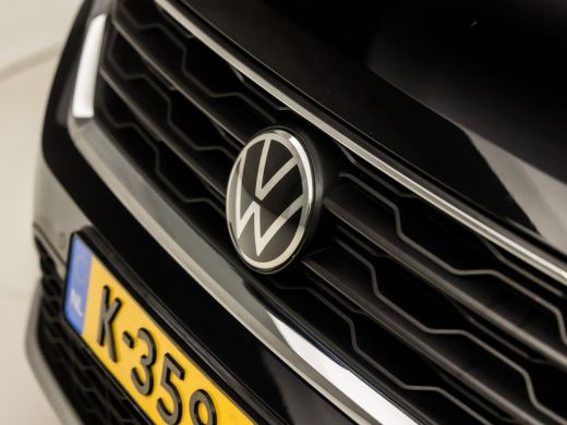 Volkswagen T-Roc 1.0 TSI Sport (APPLE CARPLAY, GROOT NAVI, CLIMATE, PARKEERSENSOREN, SPORTSTOELEN, ADAPTIVE CRUISE... ActivLease financial lease