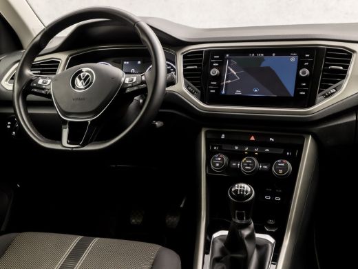 Volkswagen T-Roc 1.0 TSI Sport (APPLE CARPLAY, GROOT NAVI, CLIMATE, PARKEERSENSOREN, SPORTSTOELEN, ADAPTIVE CRUISE... ActivLease financial lease