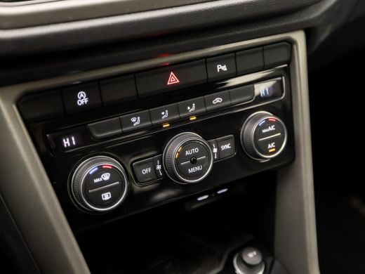 Volkswagen T-Roc 1.0 TSI Sport (APPLE CARPLAY, GROOT NAVI, CLIMATE, PARKEERSENSOREN, SPORTSTOELEN, ADAPTIVE CRUISE... ActivLease financial lease