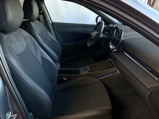 Volkswagen T-Roc 1.5 eTsi 150PK R-LINE EDITION BLACK STYLE IQ LED/GRIL/LOGO STOEL/STUUR.VERW ELEK.KLEP 2026 ✅Top A... ActivLease financial lease