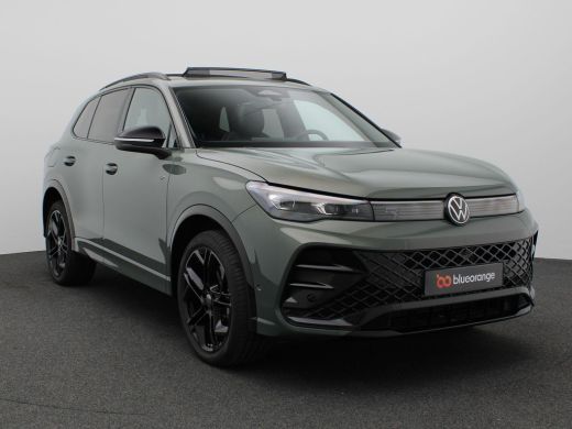 Volkswagen Tiguan 1.5 eHybrid R-Line Edition 272PK DSG Pano-Schuifdak, Black Style, Trekhaak, 20" LM Velgen, Leder,... ActivLease financial lease