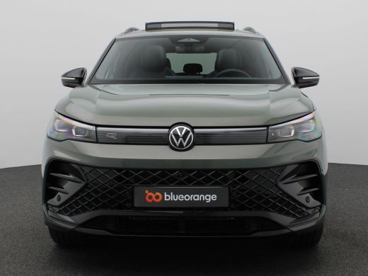 Volkswagen Tiguan 1.5 eHybrid R-Line Edition 272PK DSG Pano-Schuifdak, Black Style, Trekhaak, 20" LM Velgen, Leder,... ActivLease financial lease