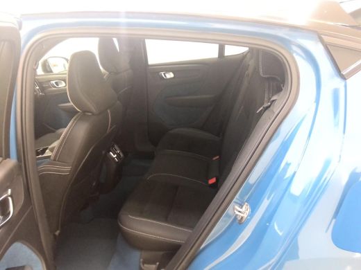 Volvo  C40 Recharge Twin Intro Edition 78 kWh | Trekhaak | PDC V+A en 360 Camera | Elektrische achterklep | ... ActivLease financial lease