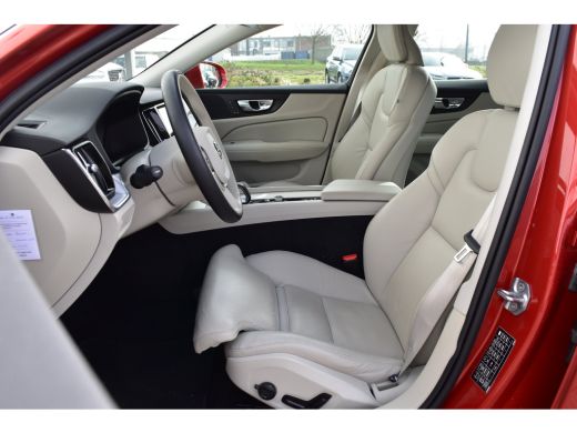 Volvo  V60 2.0 B3 Core | Uniek! | Leder | Adap. Cruise | LageKM!! ActivLease financial lease