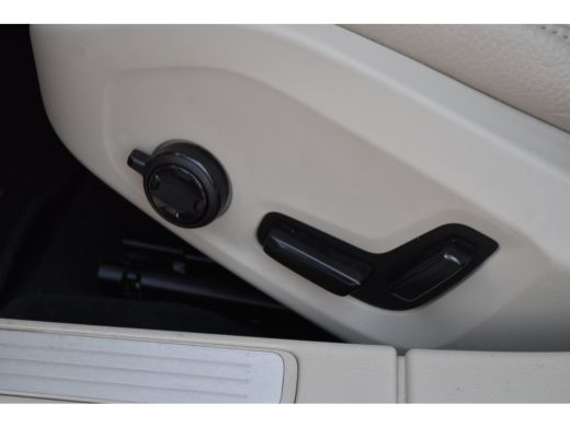 Volvo  V60 2.0 B3 Core | Uniek! | Leder | Adap. Cruise | LageKM!! ActivLease financial lease