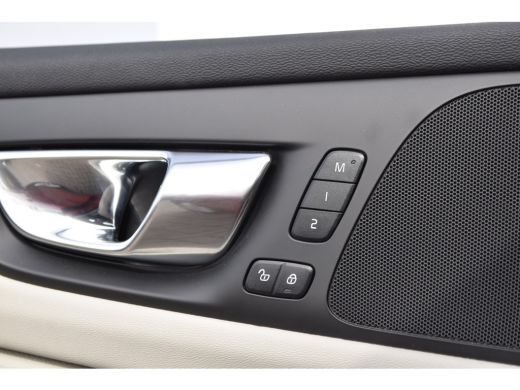 Volvo  V60 2.0 B3 Core | Uniek! | Leder | Adap. Cruise | LageKM!! ActivLease financial lease