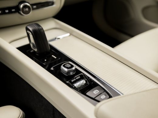 Volvo  V60 2.0 B3 Inscription Sport 177Pk Automaat (APPLE CARPLAY, LEDER, 20'' LM VELGEN, STUUR/STOELVERWARM... ActivLease financial lease