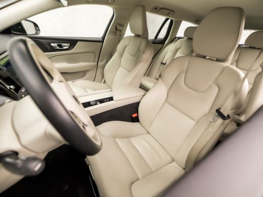 Volvo  V60 2.0 B3 Inscription Sport 177Pk Automaat (APPLE CARPLAY, LEDER, 20'' LM VELGEN, STUUR/STOELVERWARM... ActivLease financial lease