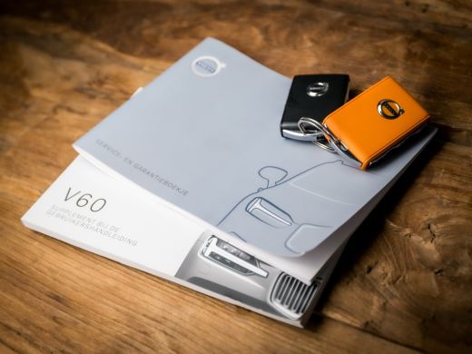 Volvo  V60 2.0 B3 Inscription Sport 177Pk Automaat (APPLE CARPLAY, LEDER, 20'' LM VELGEN, STUUR/STOELVERWARM... ActivLease financial lease