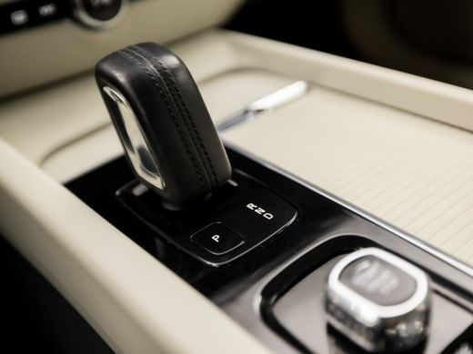 Volvo  V60 2.0 B3 Inscription Sport 177Pk Automaat (APPLE CARPLAY, LEDER, 20'' LM VELGEN, STUUR/STOELVERWARM... ActivLease financial lease