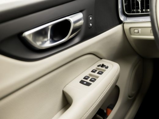 Volvo  V60 2.0 B3 Inscription Sport 177Pk Automaat (APPLE CARPLAY, LEDER, 20'' LM VELGEN, STUUR/STOELVERWARM... ActivLease financial lease