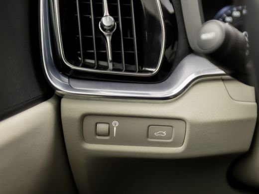 Volvo  V60 2.0 B3 Inscription Sport 177Pk Automaat (APPLE CARPLAY, LEDER, 20'' LM VELGEN, STUUR/STOELVERWARM... ActivLease financial lease