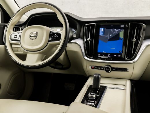 Volvo  V60 2.0 B3 Inscription Sport 177Pk Automaat (APPLE CARPLAY, LEDER, 20'' LM VELGEN, STUUR/STOELVERWARM... ActivLease financial lease