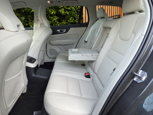 Volvo  V60 2.0 T6 Recharge AWD Inscription | Trekhaak | 360 Camera | Harman/Kardon | Pano | Adaptive Cruise ActivLease financial lease