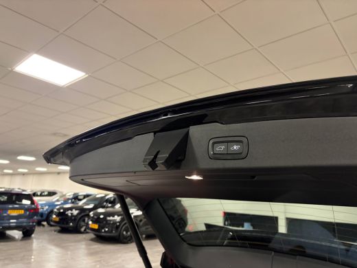 Volvo  V60 T6 AWD Recharge Plus Dark | Schuifdak | Trekhaak | Adaptieve Cruise Control | Stoelverwarming voo... ActivLease financial lease