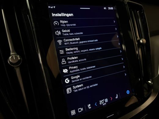 Volvo  V60 T6 AWD Recharge Plus Dark | Schuifdak | Trekhaak | Adaptieve Cruise Control | Stoelverwarming voo... ActivLease financial lease