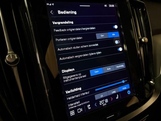 Volvo  V60 T6 AWD Recharge Plus Dark | Schuifdak | Trekhaak | Adaptieve Cruise Control | Stoelverwarming voo... ActivLease financial lease