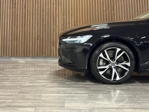 Volvo  V60 T6 AWD Recharge Plus Dark | Schuifdak | Trekhaak | Adaptieve Cruise Control | Stoelverwarming voo... ActivLease financial lease