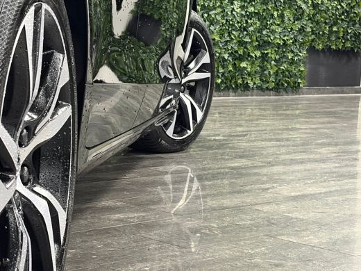 Volvo  V60 T6 AWD Recharge Plus Dark | Schuifdak | Trekhaak | Adaptieve Cruise Control | Stoelverwarming voo... ActivLease financial lease