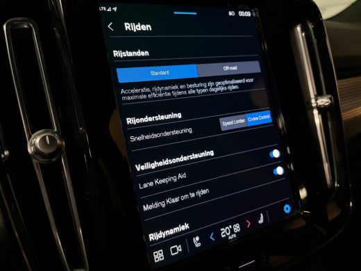 Volvo  XC40 Recharge 70 kWh | All Season Banden | 95% SoH | Stoel en Stuurwielverwarming | Parkeercamera | Le... ActivLease financial lease