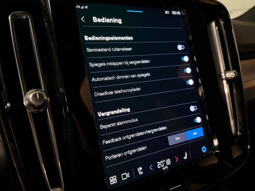 Volvo  XC40 Recharge 70 kWh | All Season Banden | 95% SoH | Stoel en Stuurwielverwarming | Parkeercamera | Le... ActivLease financial lease