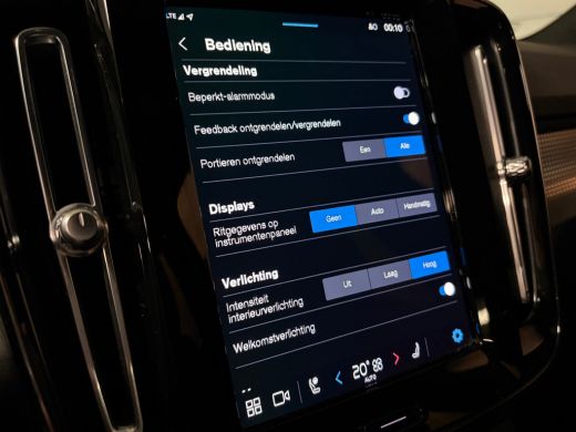 Volvo  XC40 Recharge 70 kWh | All Season Banden | 95% SoH | Stoel en Stuurwielverwarming | Parkeercamera | Le... ActivLease financial lease