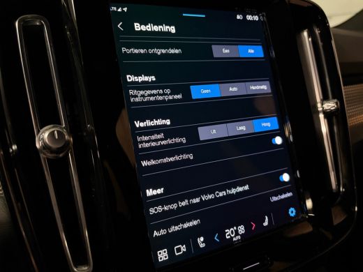 Volvo  XC40 Recharge 70 kWh | All Season Banden | 95% SoH | Stoel en Stuurwielverwarming | Parkeercamera | Le... ActivLease financial lease