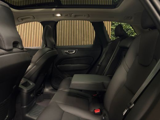 Volvo  XC60 T8 AWD Recharge Ultra Dark | Luchtvering | Trekhaak | 360 Camera | Head-Up Display | 455pk | Harm... ActivLease financial lease