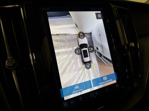 Volvo  XC60 T8 AWD Recharge Ultra Dark | Luchtvering | Trekhaak | 360 Camera | Head-Up Display | 455pk | Harm... ActivLease financial lease