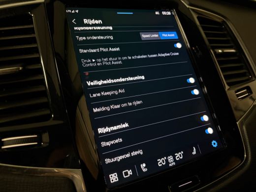 Volvo  XC90 T8 AWD Recharge Bright Long Range | Trekhaak | Harman Kardon | Adaptieve Cruise Control | 455pk |... ActivLease financial lease