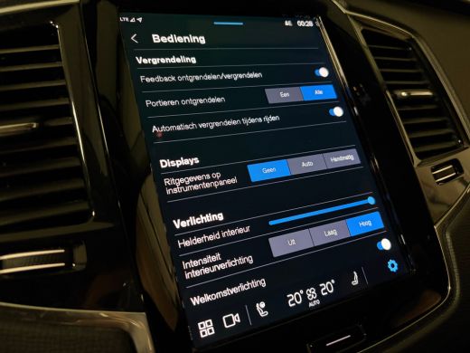 Volvo  XC90 T8 AWD Recharge Bright Long Range | Trekhaak | Harman Kardon | Adaptieve Cruise Control | 455pk |... ActivLease financial lease