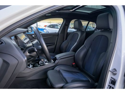 BMW 1 Serie 118i Business Edition | M pakket | Pano | Apple Carplay/Android Auto | Stoel verwarming | Clima |... ActivLease financial lease