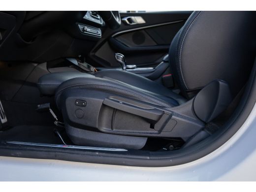 BMW 1 Serie 118i Business Edition | M pakket | Pano | Apple Carplay/Android Auto | Stoel verwarming | Clima |... ActivLease financial lease