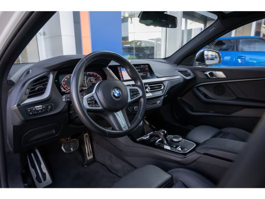 BMW 1 Serie 118i Business Edition | M pakket | Pano | Apple Carplay/Android Auto | Stoel verwarming | Clima |... ActivLease financial lease