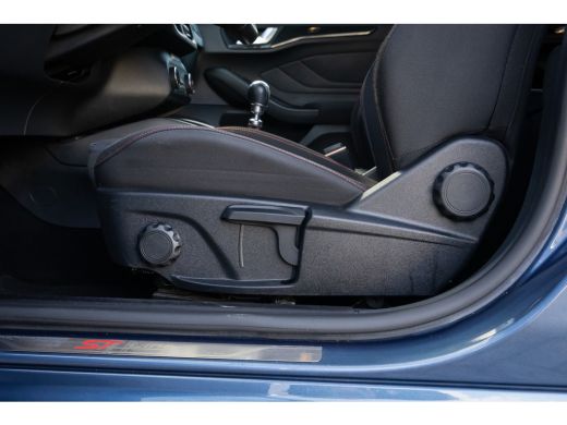 Ford Focus 1.0 EcoBoost Hybrid ST Line Business | Camera | Apple Carplay/Android Auto | Cruise adaptief | St... ActivLease financial lease