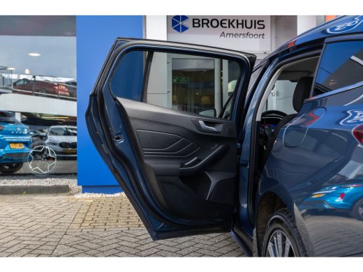 Ford Focus 1.0 EcoBoost Hybrid Titanium X | Trekhaak | Adaptief cruise control | Camera | Apple Carplay/Andr... ActivLease financial lease
