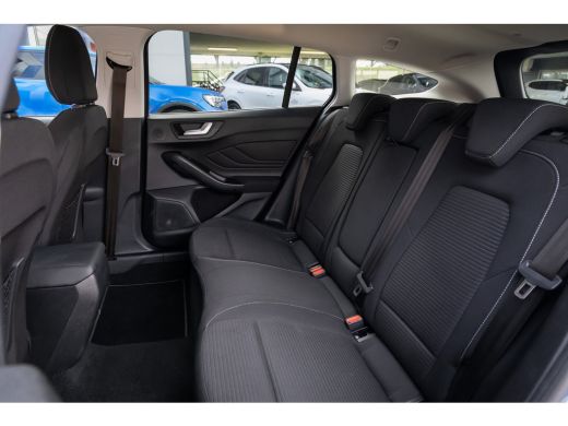 Ford Focus 1.0 EcoBoost Hybrid Titanium X | Trekhaak | Adaptief cruise control | Camera | Apple Carplay/Andr... ActivLease financial lease