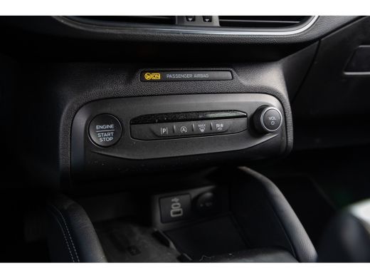 Ford Focus 1.0 EcoBoost Hybrid Titanium X | Trekhaak | Adaptief cruise control | Camera | Apple Carplay/Andr... ActivLease financial lease