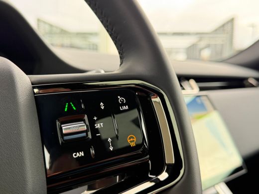 Land Rover Range Rover Evoque P270e AWD Dynamic Edition | Pano | Black Pack | 360gr Camera | 20 Inch | Cold Climate | Meridian ActivLease financial lease