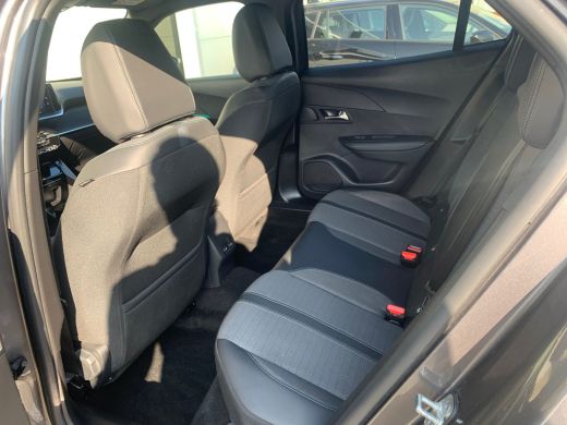 Peugeot 2008 1.2 PureTech Allure Airco | Camera | Cruise Control | DAB | LED | LMV 17" | Automaat!! | ActivLease financial lease