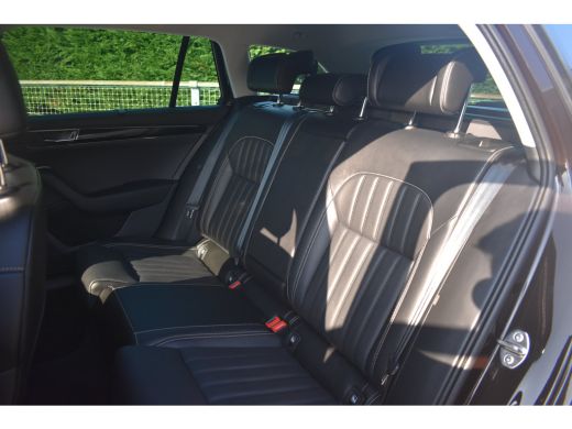 Skoda Superb Combi Skoda 1.4 TSI iV Laurent & Klement 218PK | Lederen interieur | Elektrische stoel met geheug... ActivLease financial lease