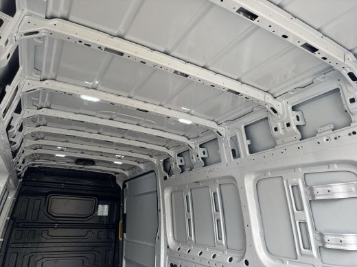 Volkswagen Crafter 35 2.0 TDI L5H3 | 177 pk | A. Camera | Bijrijdersbank | LED | PDC | Automaat | ActivLease financial lease