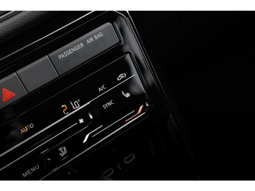 Volkswagen T-Cross 1.5 TSI DSG R-Line Edition | Camera | Trekhaak | IQ. Light | ActivLease financial lease