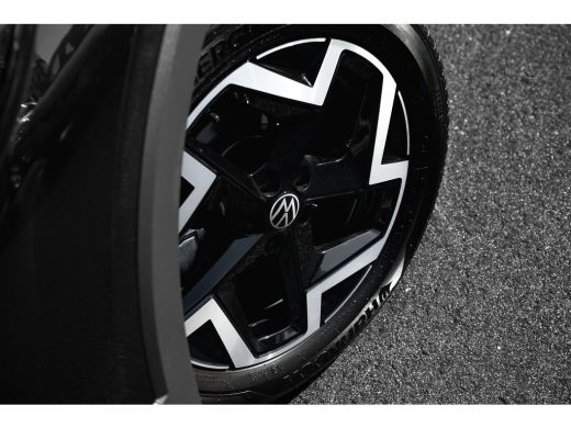 Volkswagen T-Cross 1.5 TSI DSG R-Line Edition | Camera | Trekhaak | IQ. Light | ActivLease financial lease