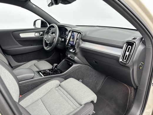 Volvo  XC40 B4 Plus Dark | 18" | Trekhaak | Elektr. verst. Stoelen | Harman Kardon | Adaptieve Cruise | BLIS ... ActivLease financial lease