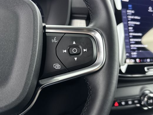 Volvo  XC40 B4 Plus Dark | 18" | Trekhaak | Elektr. verst. Stoelen | Harman Kardon | Adaptieve Cruise | BLIS ... ActivLease financial lease